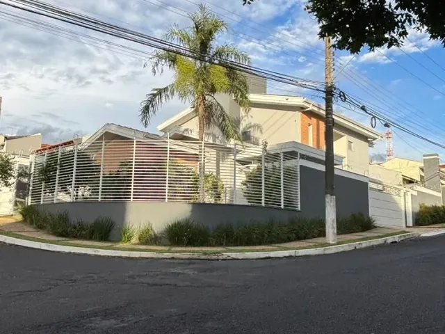 Casa Alto Padrão - Jardim Parati